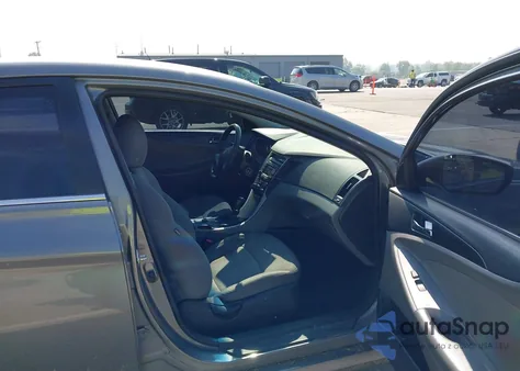 2014 Hyundai Sonata Gls z USA, uszkodzony, nr VIN 5NPEB4AC7EH857667